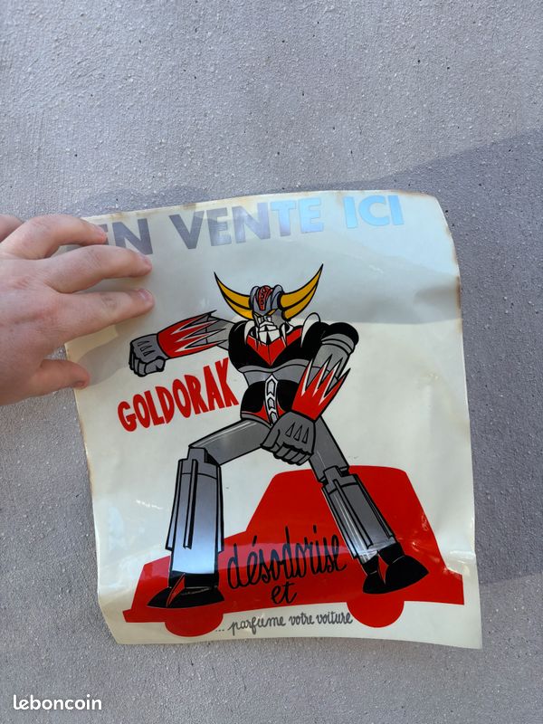 GOLDORAK Vintage 80's – Rare Boîte Antenne 2 Présentoir Magasin – 50 Badges NEUFS
