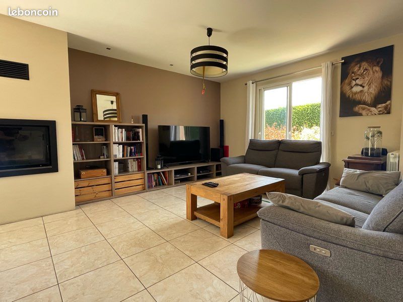 Maison 5 pièces 95 m² · à Villieu-Loyes-Mollon · 95 m² · 279 000 €