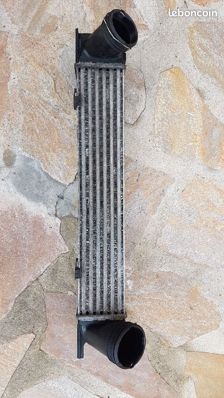 Intercooler BMW série 1 120d année 2008 (image 1)