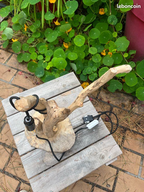 Lampe en bois naturel (image 7)