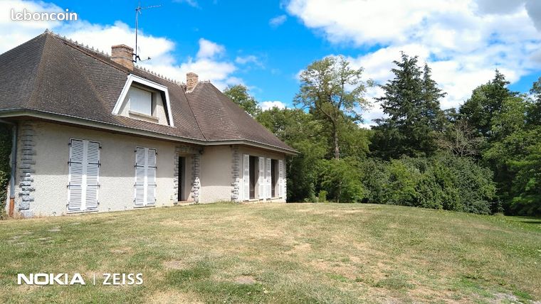 Maison Lapeyrouse 203 m² sur 7000 m² terrain