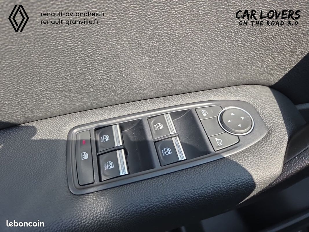 RENAULT Captur TCe 90 Techno (image 25)