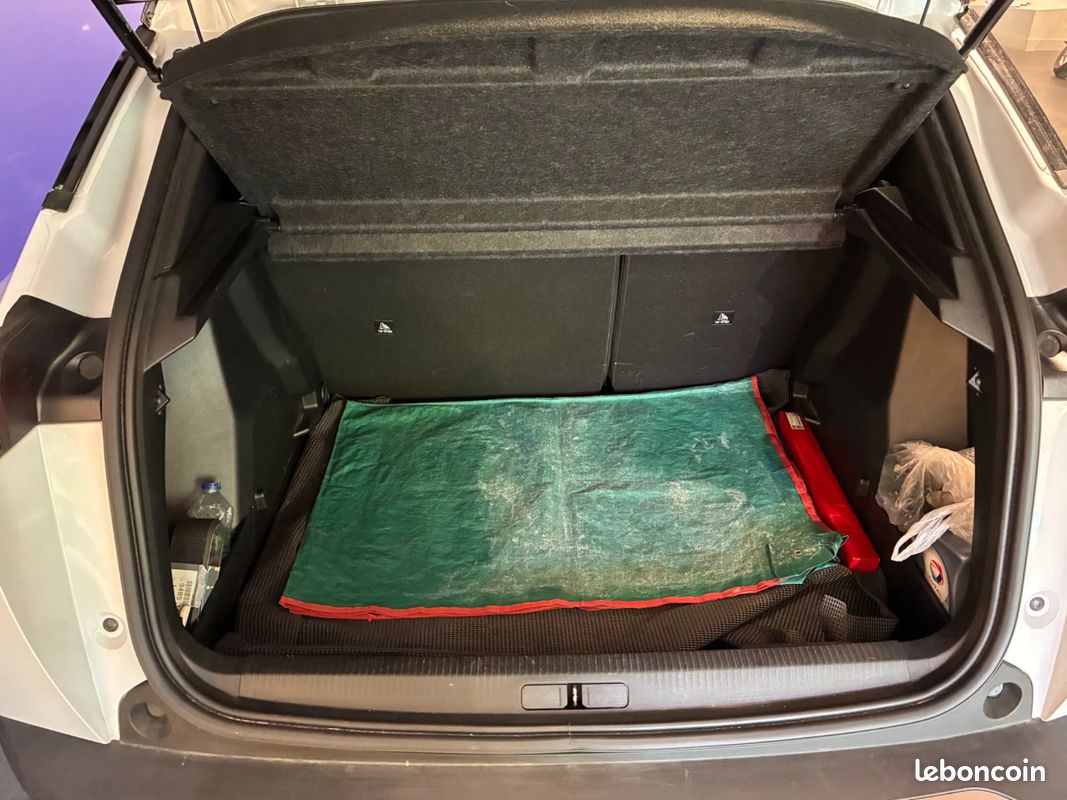PEUGEOT 2008 1.2 Hybrid 136ch GT - 2024 - 13 500 km - CarPlay - Première main (image 30)