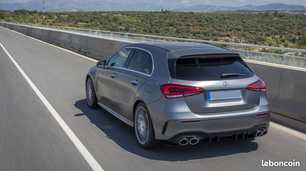 Diffuseur + echappement look a45 pour mercedes classe a w177 (image 2)