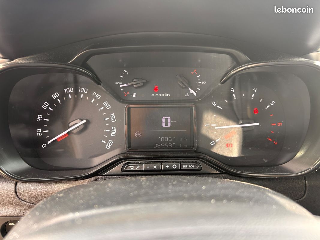 Citroen c3 generation-iii 1.5 bluehdi 100 feel entretien complet (image 9)