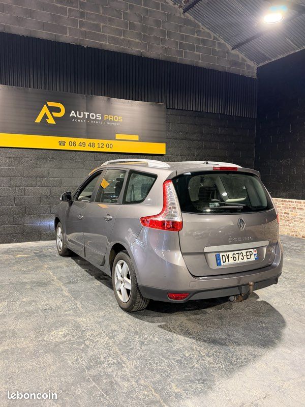 Renault Grand Scénic 1.5 dci 110Cv 7 Places (image 3)