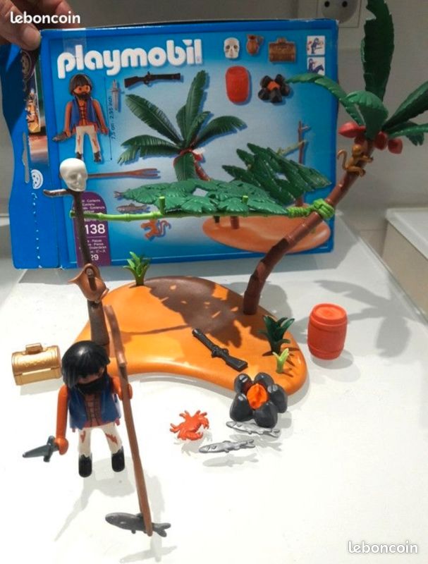 Playmobil 5138 - Île Déserte Avec Naufragé - Jeu De Construction - Figurine Et Accessoires Inclus - Pas De Piles