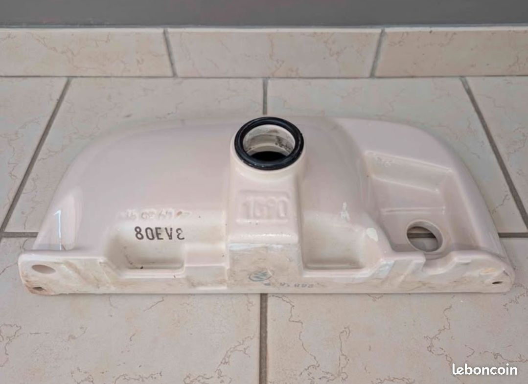 Petit lavabo lave mains mural rose pâle (image 2)