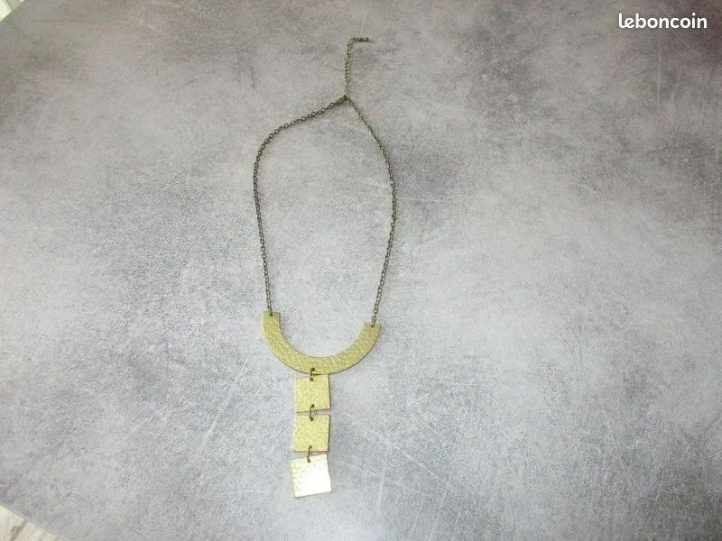 Lot de 4 colliers fantaisie et 1 pendentif à perles noires (image 3)