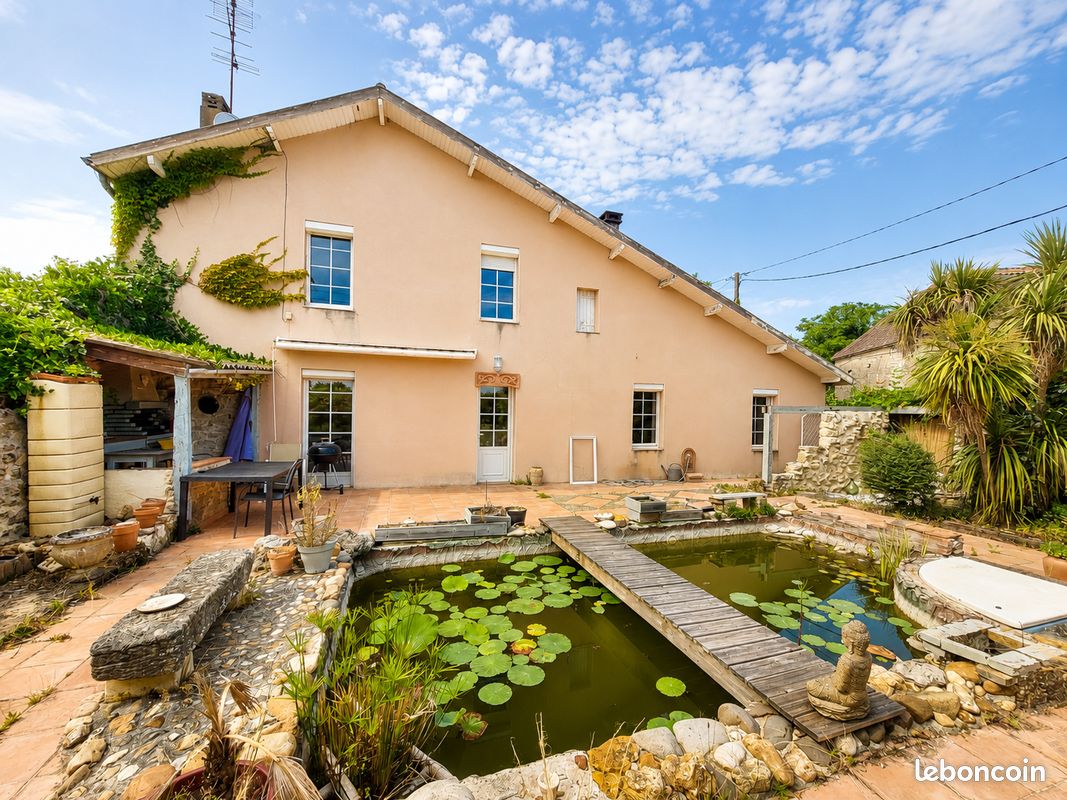 Maison 6 pièces 166 m² · à Saint-Martin-Petit · 166 m² · 213 000 €