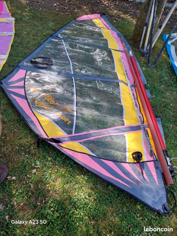 Lot planches à voile et gréements (image 9)