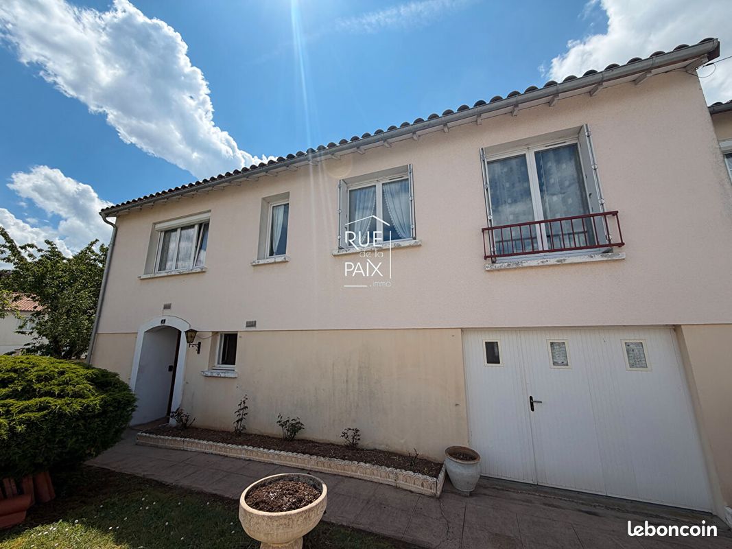Maison 5 pièces 121 m² · à Saint-Maixent-l'École · 121 m² · 124 000 €
