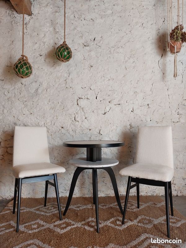 Ensemble table ronde et chaises (image 1)