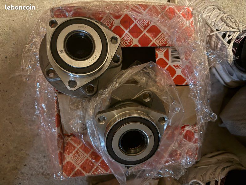 05847 FEBI BILSTEIN Kit de roulement de roue Essieu arrière gauche, Essieu arrière droit, avec