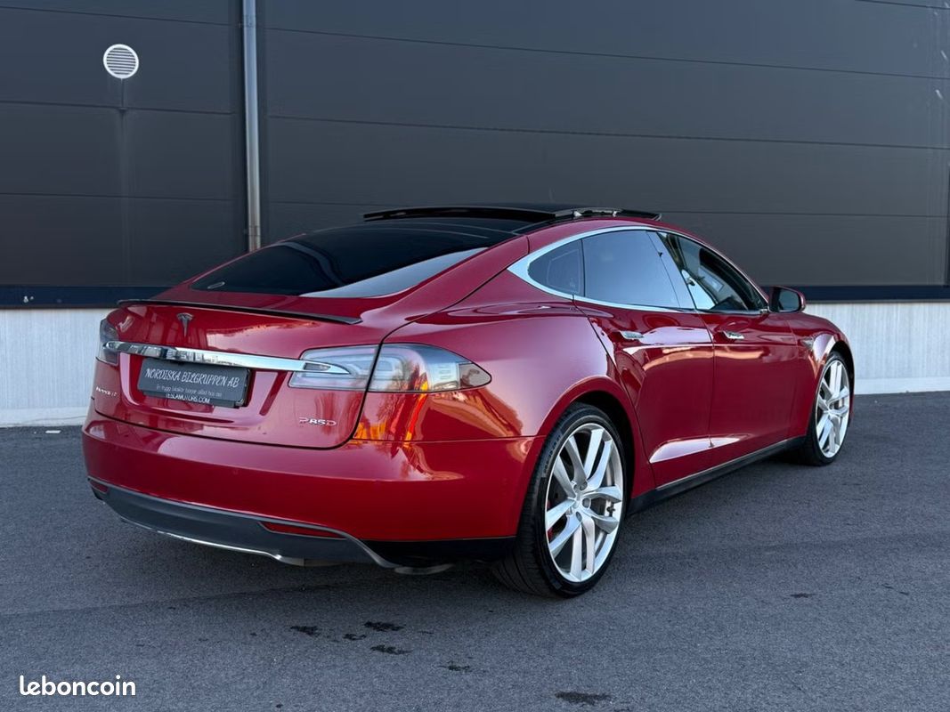 Tesla Model S P85D 511CH - 2ème Main - SOH 88% - Toit Pano - ACC - MCU2 - CCS - 160000KM (image 4)