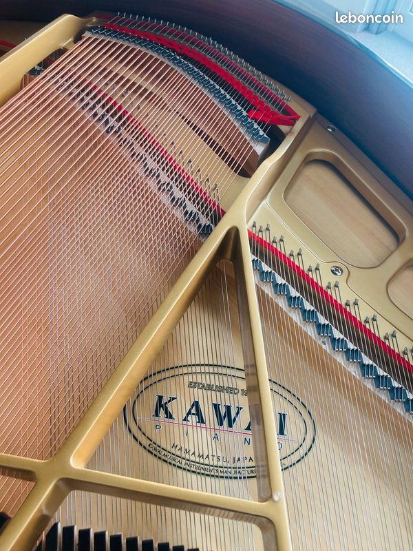 Piano à queue KAWAI GL10 noir laqué (image 2)