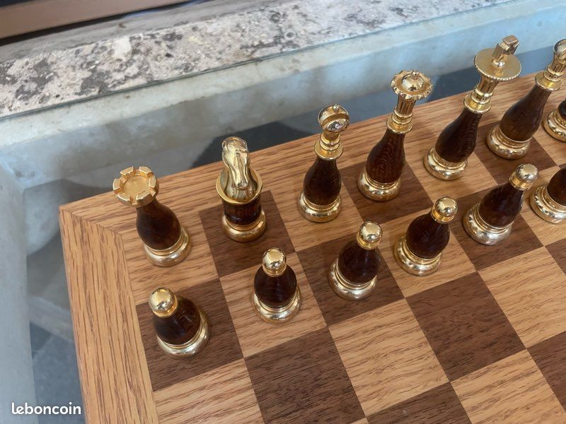 Échiquier Laiton Et Bois – Jeu D’échecs Décoratif – Doré Et Métal