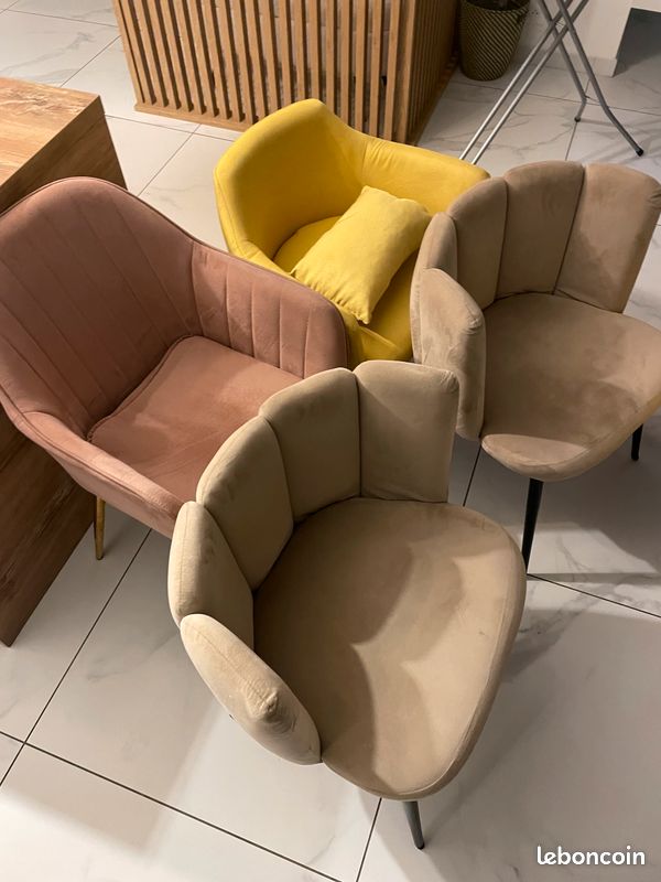 Lot de chaises (image 2)