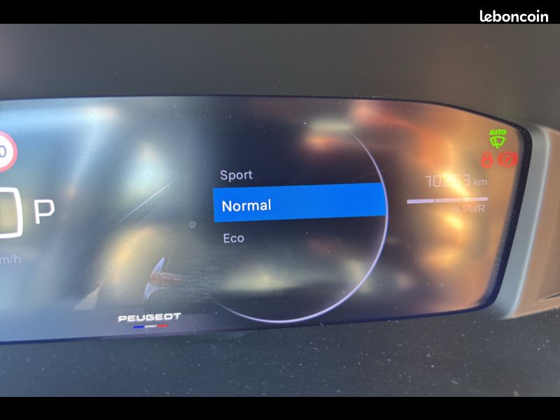 Peugeot 2008 Electrique 54 kWh 156 ch Allure (image 18)
