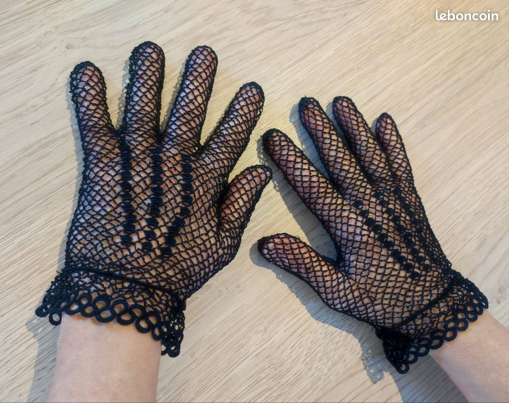 Gants pinups rétro blancs courts en dentelle