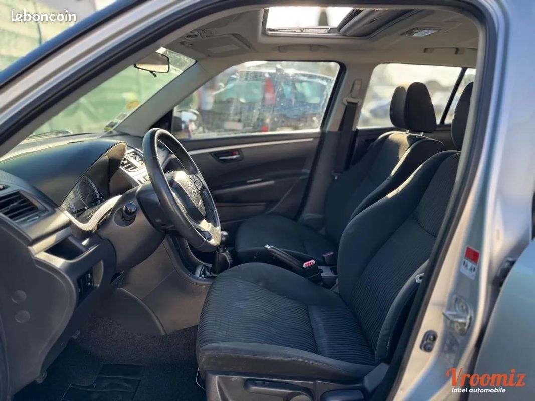 Suzuki Swift 1.3 DDIS 75 GLX (image 8)