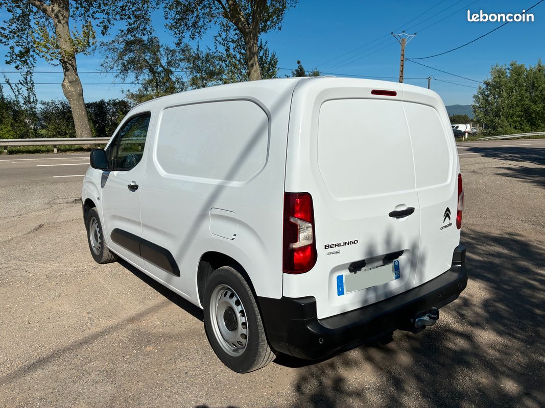 Citroën Berlingo BLUEHDI 130 S&S EAT8 / 3 places (image 3)