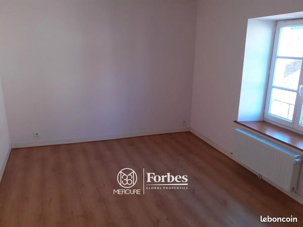 https://img.leboncoin.fr/api/v1/lbcpb1/images/63/d3/9b/63d39bedc391510332bbe005653adc73bcad725d.jpg?rule=ad-image