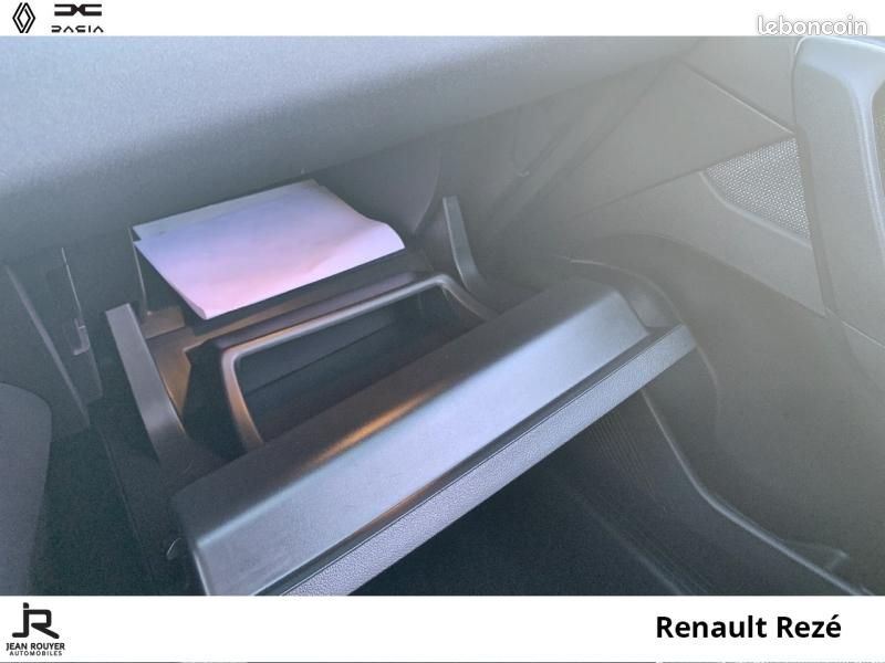 Renault Captur 1.6 E-Tech full hybrid 145ch Techno (image 27)