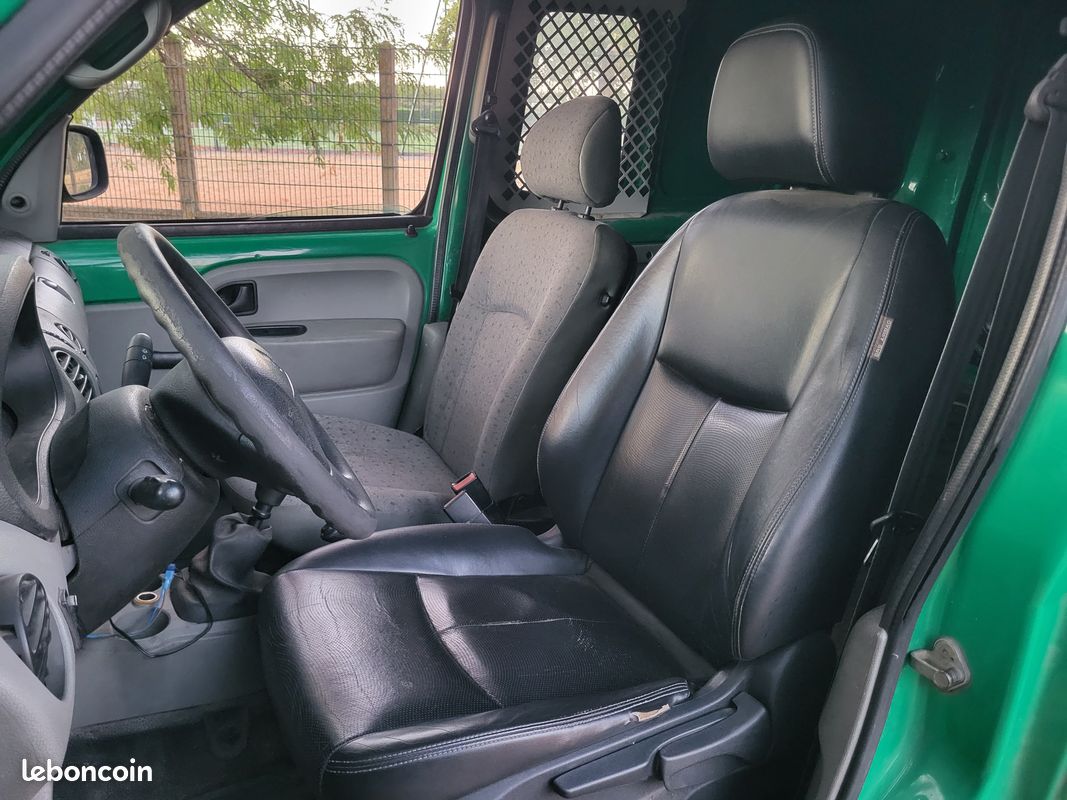 Renault kangoo fourgon phase 2 1.5 dci 80 ch (image 4)