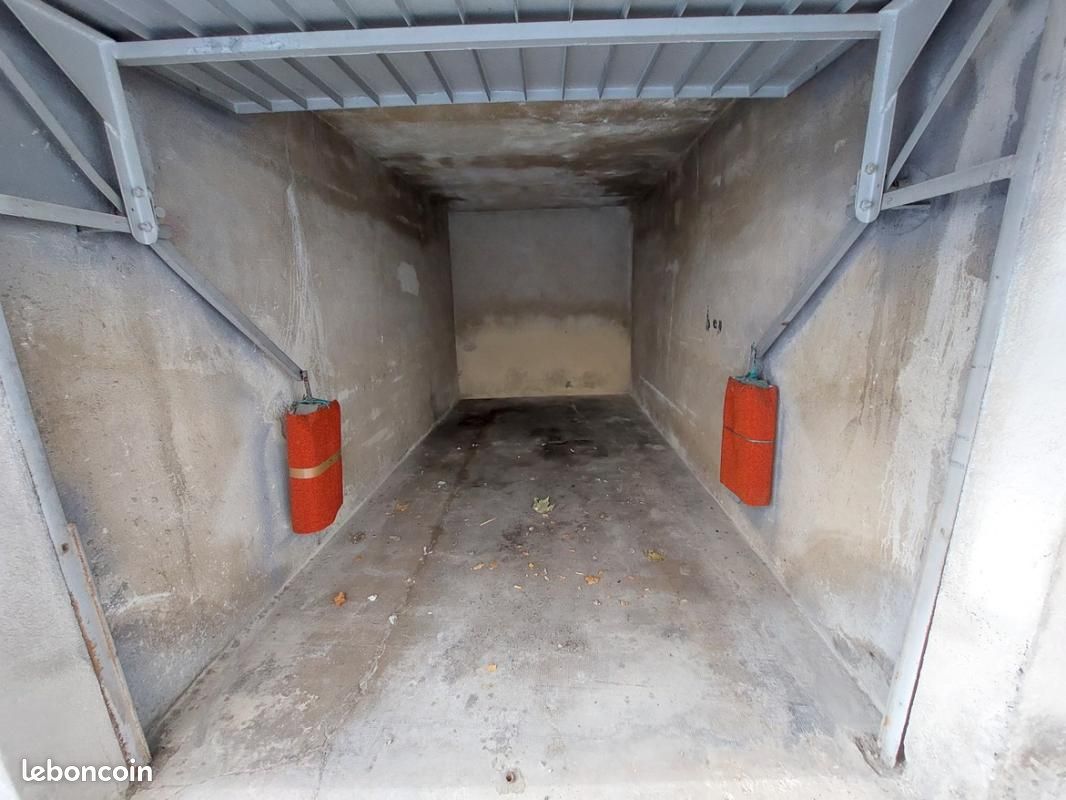 Parking 15 m² · à Marseille · 15 m² · 120 €/mois