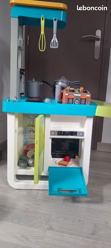 Cuisine enfant Smoby avec nombreux accessoires (image 2)