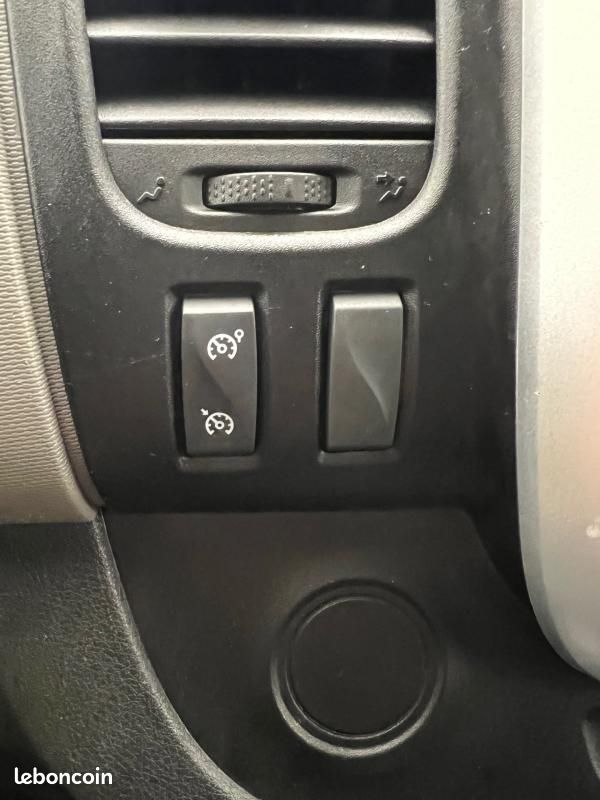 Renault Trafic FOURGON FGN L1H1 1000 KG DCI 95 E6 CONFORT (image 17)