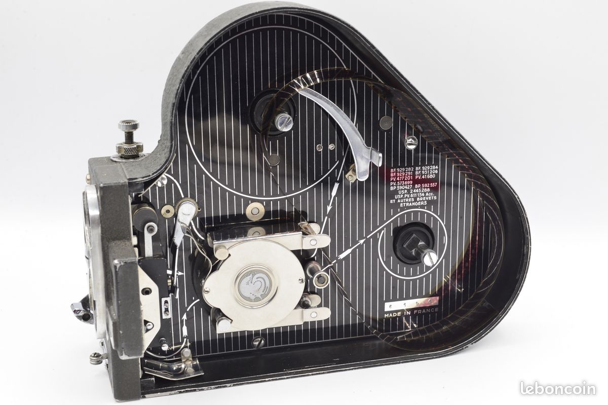 Caméra 16mm Pathé Webo M – Zoom Som Berthiot F=17-85, état Fonctionnel