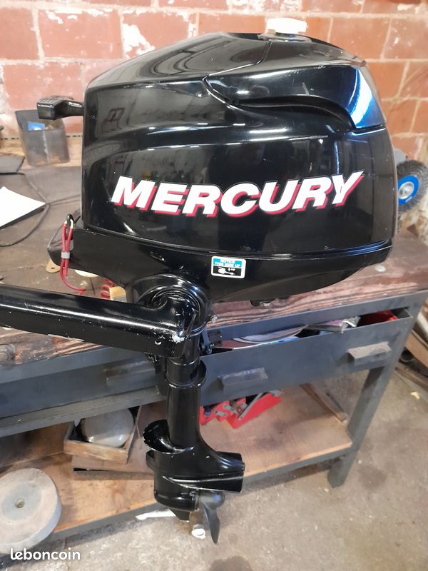 Moteur hors bord (image 1)