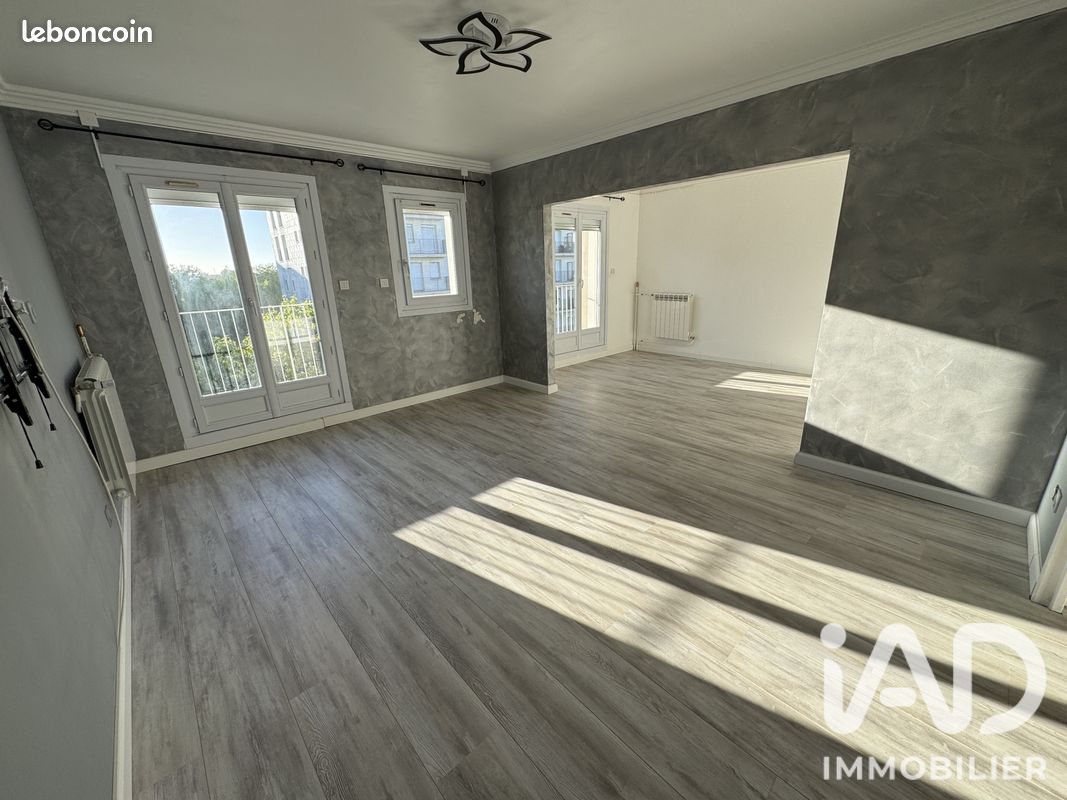 Appartement 3 pièces 74 m² · à Fleury-les-Aubrais · 74 m² · 880 €/mois