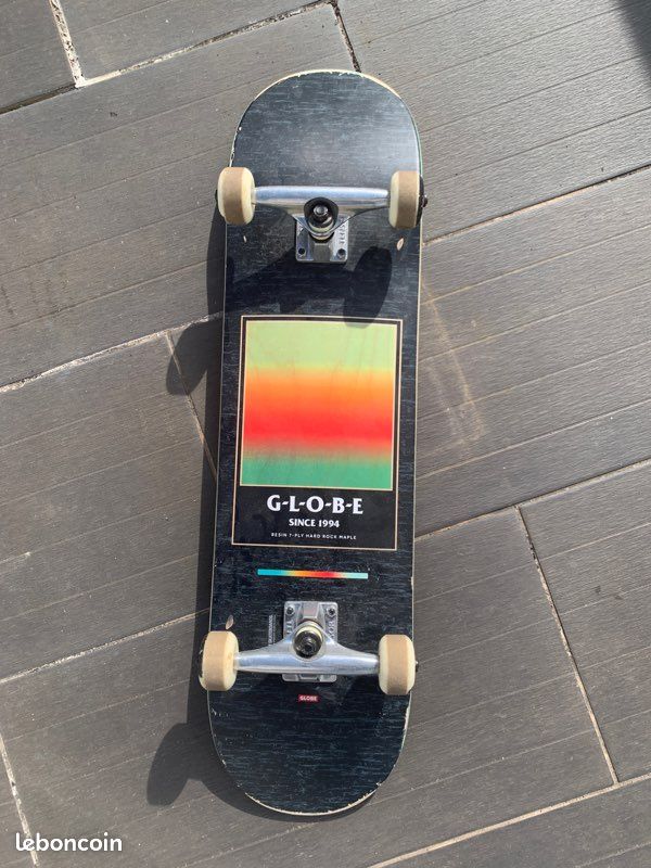 Skateboard (image 1)