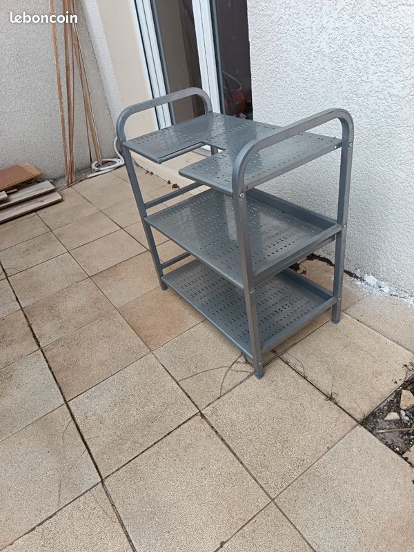 Petite desserte en métal (image 1)