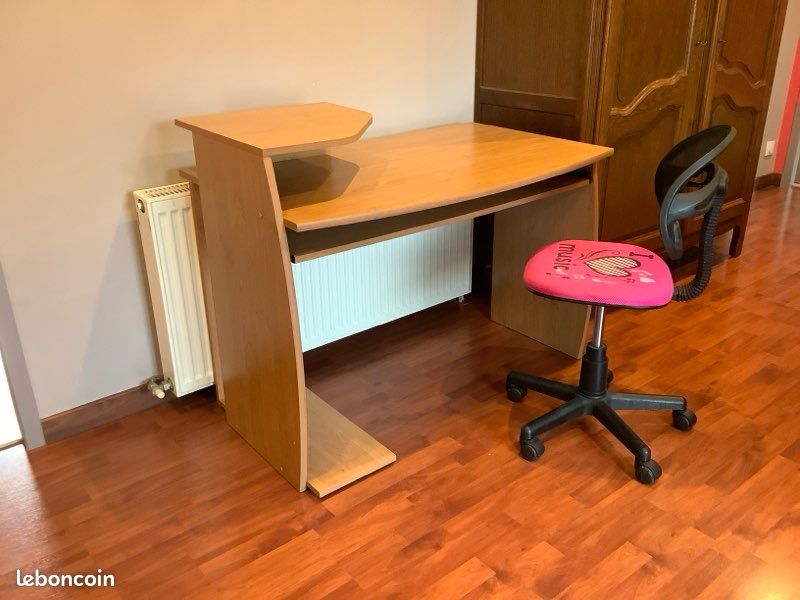 Bureau (image 1)