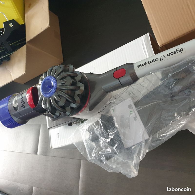 Aspirateur dyson v7 (image 1)