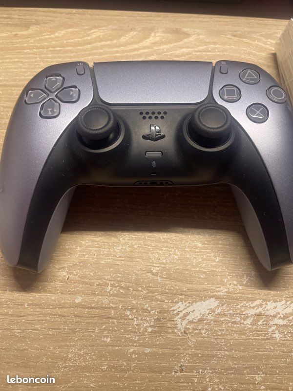 Ps5 digital + 2 manettes (image 4)