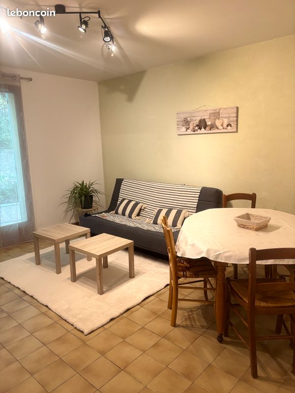 Appartement 2 pièces 44 m² · à Gréoux-les-Bains · 44 m² · 690 €