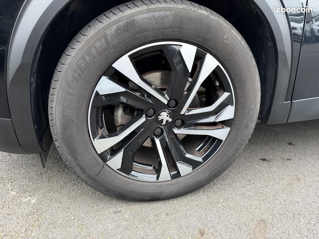 PEUGEOT 2008 1.2i PT S&S 130 Roadtrip (image 37)