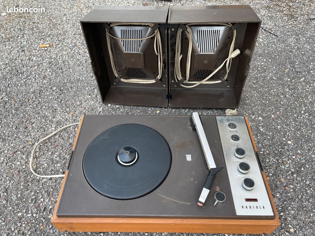 ② Tourne disque Radiola et baffle Vintage - Platenspelers