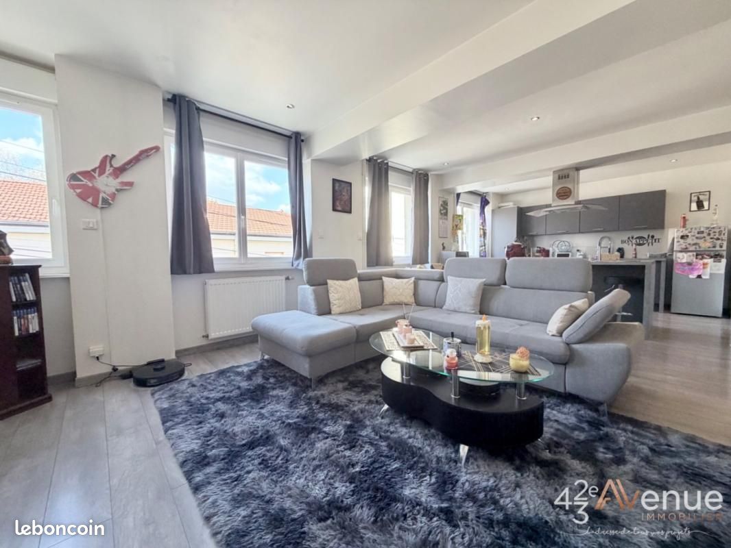 Appartement 4 pièces 90 m² · à Saint-Étienne · 90 m² · 115 000 €