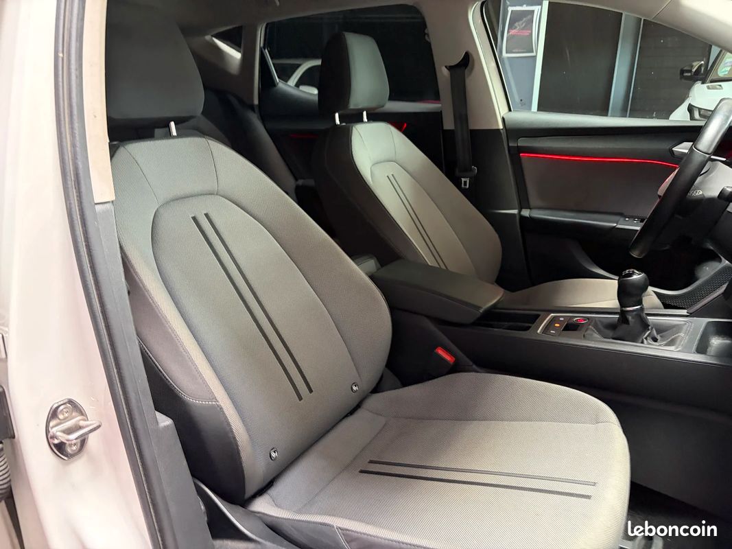 Seat LEON 1.0 URBAN / BATTERIE OK / 4 PNEUS OK / FREINS AV OK (image 16)