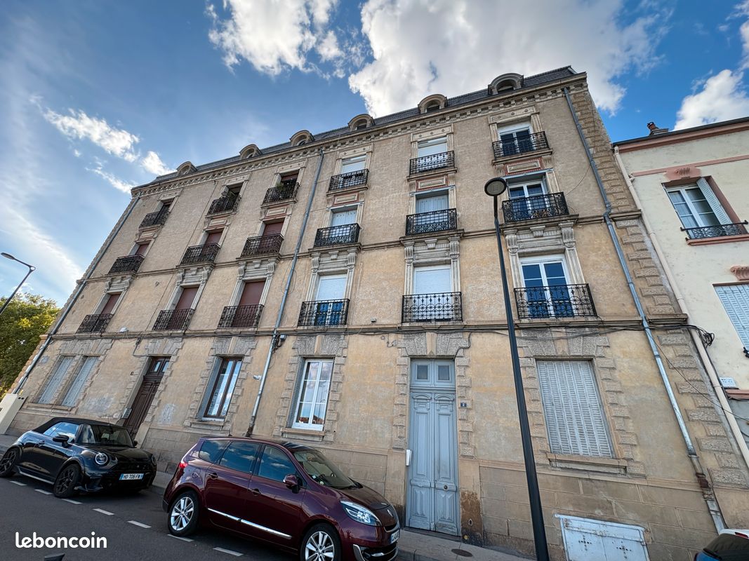 Appartement 3 pièces 120 m² · à Roanne · 120 m² · 110 000 €