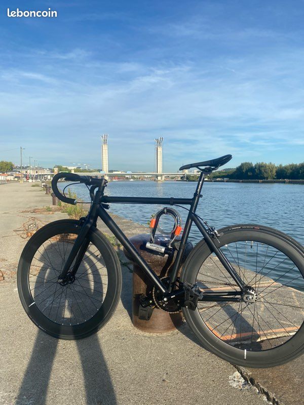 Raval Matte Black Santafixie Bikes Santafixie Fixie Front