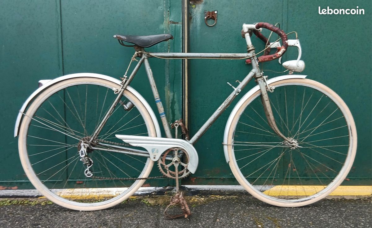 Vélo Vintage Peugeot Randonneur - Taille 57 Cm - 3 Vitesses - Fabriqué En France - Beige