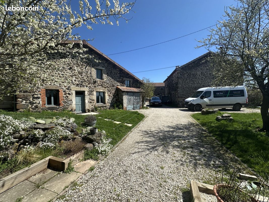 Maison 5 pièces 185 m² · à Saint-Haon · 185 m² · 262 000 €