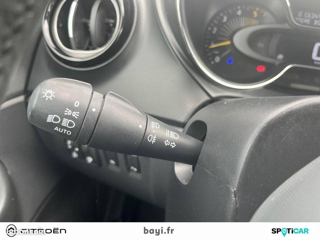 RENAULT Captur dCi 90 Energy S&S eco² Zen (image 15)